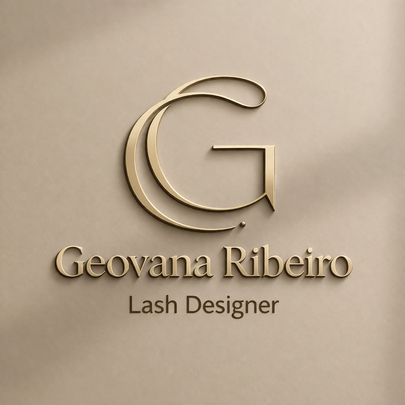 Logo dourada Geovana Ribeiro Lash Designer
